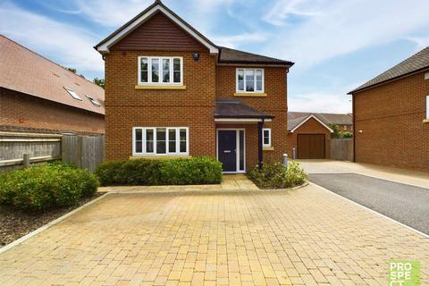 4 bedroom detached house to rent, Croft Road, Shinfield, Berkshire, RG2