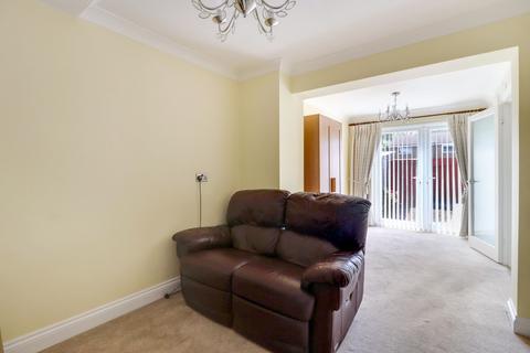 110 Fleetside, West Molesey, KT8 2NQ