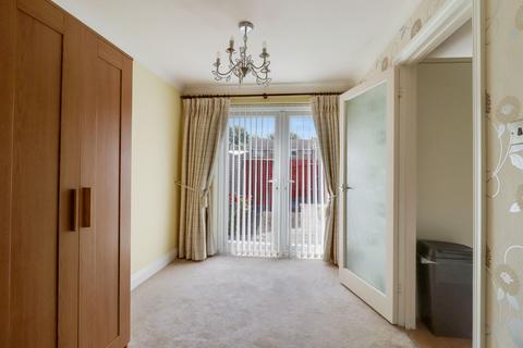 110 Fleetside, West Molesey, KT8 2NQ
