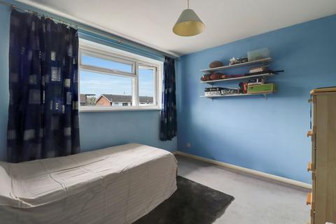 110 Fleetside, West Molesey, KT8 2NQ