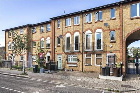 4 bedroom terraced house to rent, Tottenham Road, London, N1