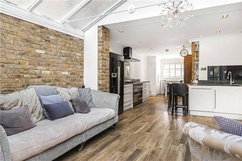 4 bedroom terraced house to rent, Tottenham Road, London, N1