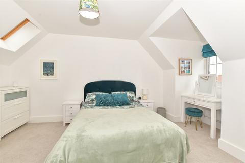 4 bedroom detached house for sale, Thompson Close, Paddock Wood, Tonbridge, Kent