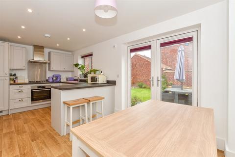 4 bedroom detached house for sale, Thompson Close, Paddock Wood, Tonbridge, Kent