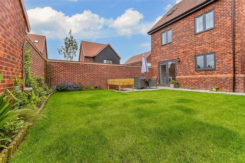 4 bedroom detached house for sale, Thompson Close, Paddock Wood, Tonbridge, Kent