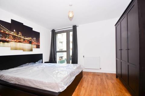 2 bedroom flat to rent, Parkside Court, Royal Docks, London, E16
