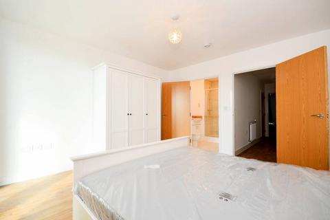 2 bedroom flat to rent, Parkside Court, Royal Docks, London, E16