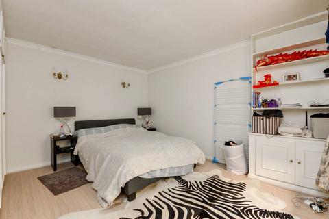 2 bedroom flat to rent, Queens Gate Gardens, South Kensington, London, SW7
