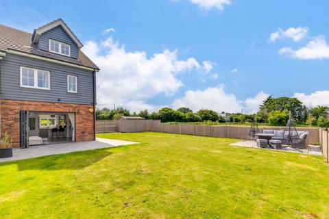 4 bedroom semi-detached house for sale, Farrier Heights, Langley, Hitchin