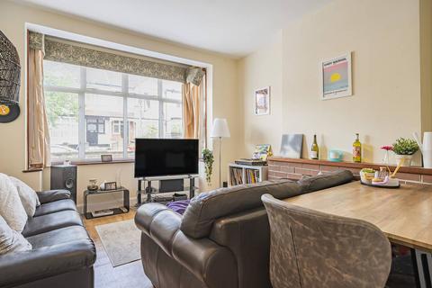 4 bedroom terraced house to rent, Fishponds Road, Tooting Bec, London, SW17