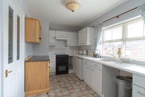 2 bedroom apartment for sale, Bishopton Drive, Macclesfield, SK11 8TS