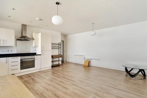 2 bedroom flat for sale, Aylesbury,  Berkshire,  HP21
