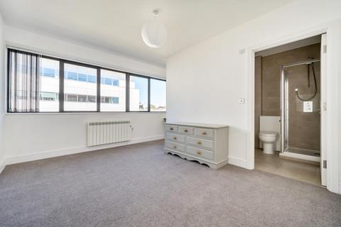 2 bedroom flat for sale, Aylesbury,  Berkshire,  HP21