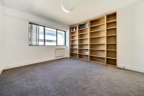 2 bedroom flat for sale, Aylesbury,  Berkshire,  HP21