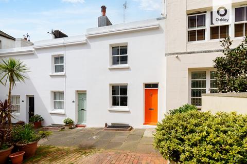 Hove - 2 bedroom terraced house for sale