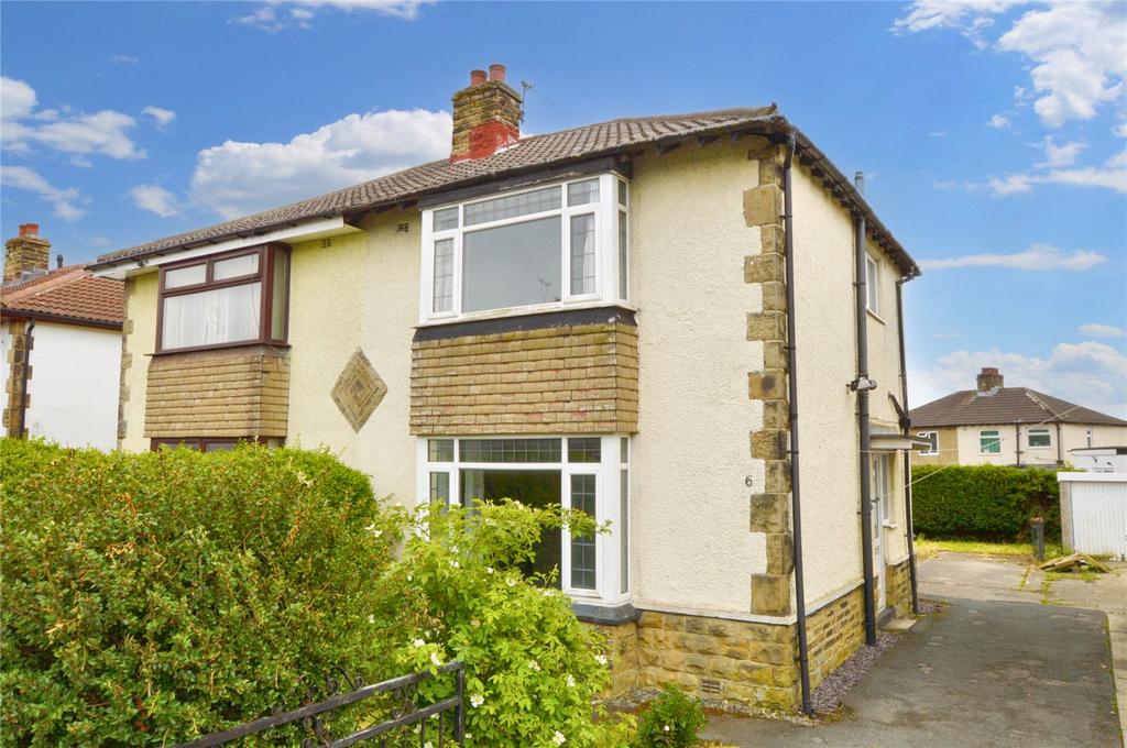 Calverley Moor Avenue, Pudsey, West... 2 bed semi-detached house - £165,000