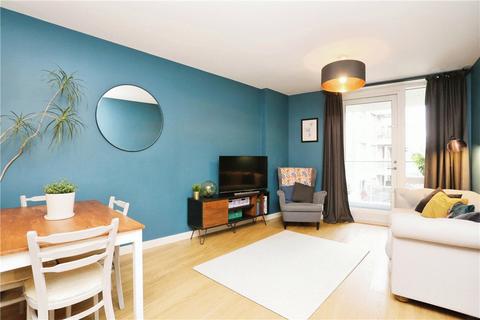 2 bedroom apartment for sale, Woods Road, London