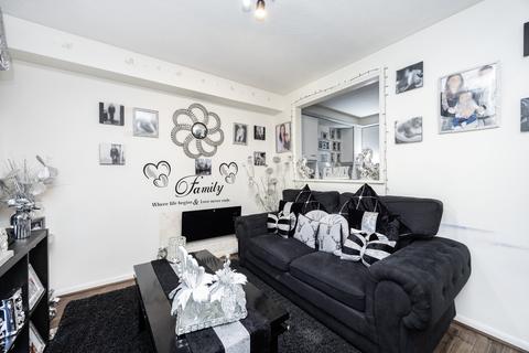 2 bedroom flat for sale, Muggeridge Close, South Croydon CR2