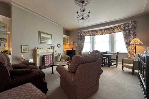 3 bedroom apartment for sale, Royal Crescent Court, Filey