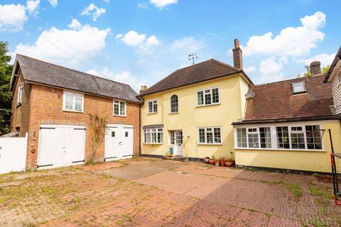 4 bedroom detached house for sale, Turners Hill Road, Crawley RH10