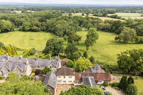 4 bedroom detached house for sale, Turners Hill Road, Crawley RH10