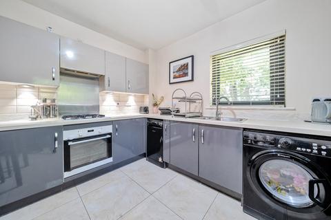 2 bedroom apartment for sale, Brand Avenue, Uxbridge, Middlesex