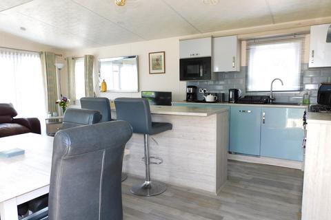 2 bedroom mobile home for sale, Heron Orchard Holiday Park, Frostley Gate