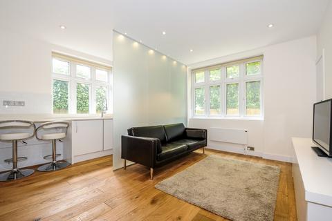 1 bedroom flat to rent, Hall Road St John's Wood NW8