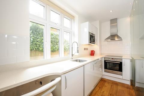 1 bedroom flat to rent, Hall Road St John's Wood NW8