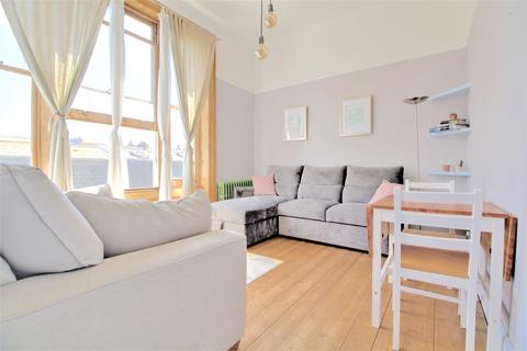 2 bedroom flat to rent, St. Aubyns, HOVE, East Sussex, BN3