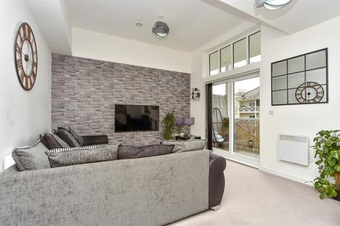 2 bedroom apartment for sale, Lambe Close, Holborough Lakes, Snodland, Kent