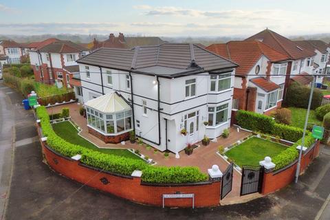 5 bedroom detached house for sale, Silverdale Avenue, Prestwich, M25