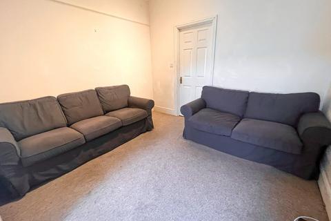 8 bedroom terraced house to rent, Gloucester Road, Bristol BS7