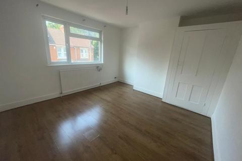 3 bedroom terraced house to rent, Chatsworth Road, Gillingham, ME7