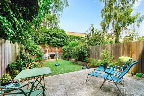 5 bedroom terraced house for sale, Bayston Road, Stoke Newington, N16