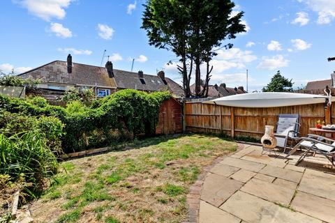 12 Eastern Close, Shoreham-by-sea, BN43 6PU