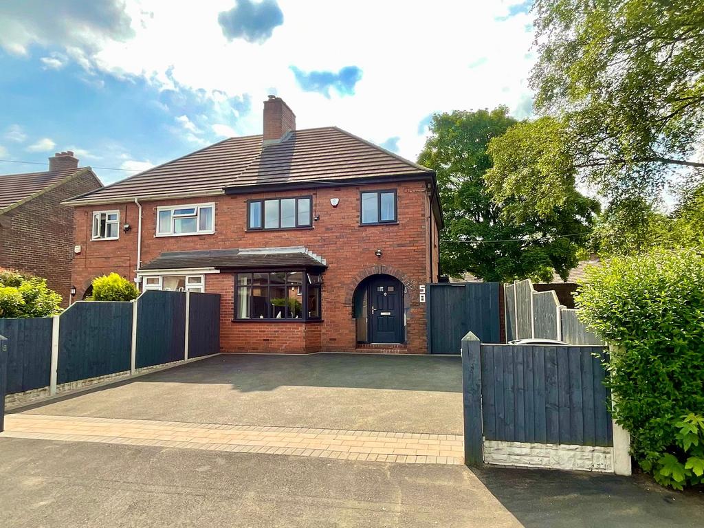 The Moat, Stoke-On-Trent, ST3 3 bed semi-detached house for sale - £199,995