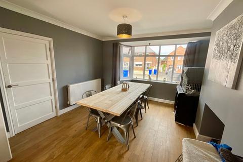 58 The Moat, Stoke-on-trent, ST3 6NB