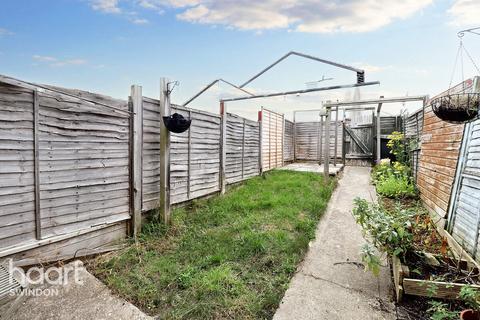 15 Lambert Close, Freshbrook, Swindon, SN5 8NY
