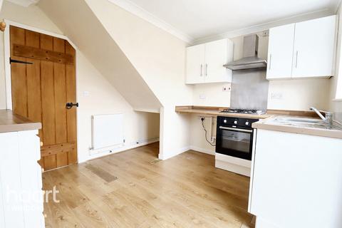 15 Lambert Close, Freshbrook, Swindon, SN5 8NY