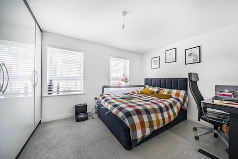 3 bedroom semi-detached house for sale, Basingstoke,  Hampshire,  RG21