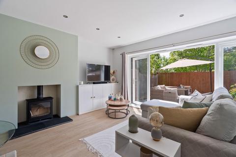 3 bedroom end of terrace house for sale, Burbidge Road, Shepperton, Surrey