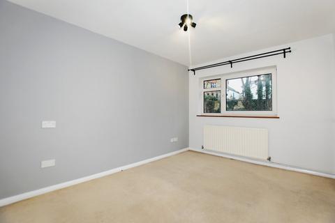 2 bedroom flat to rent, Glen Court, Grasmere Road, BROMLEY, BR1