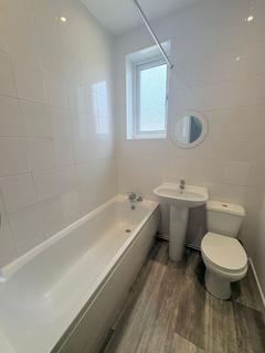 3 bedroom house to rent, Dundonald Street, New Hall Lane, Preston, PR1