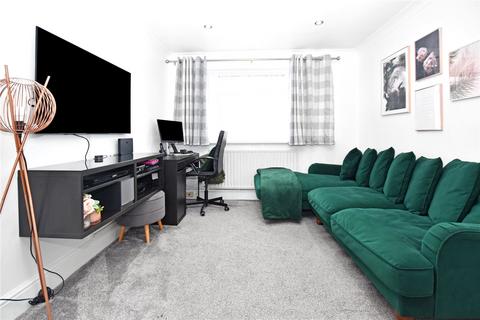 92 Lea Vale, Crayford, Dartford, DA1 4DL