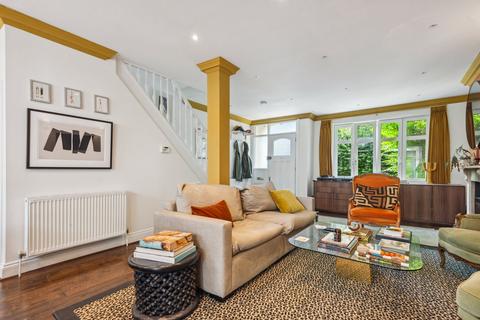 18 Dordrecht Road, London, W3 7TE