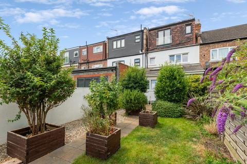 18 Dordrecht Road, London, W3 7TE