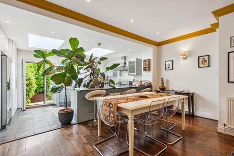 18 Dordrecht Road, London, W3 7TE