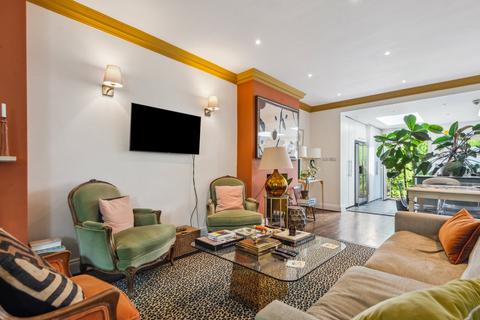 18 Dordrecht Road, London, W3 7TE
