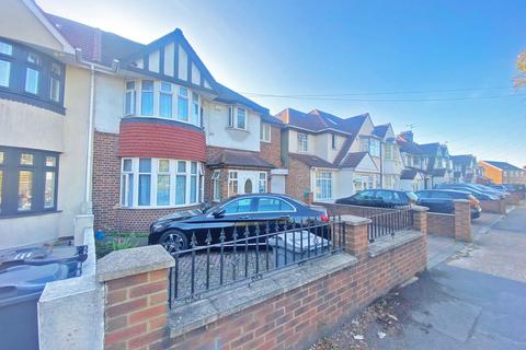 4 bedroom semi-detached house for sale, Heston Road, Hounslow, Middlesex, TW5